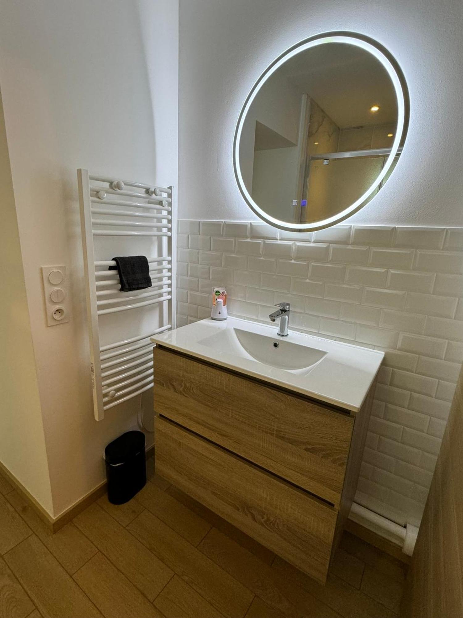 Appartement En Centre-Ville - Local Velos Disponible Mayenne Exterior foto
