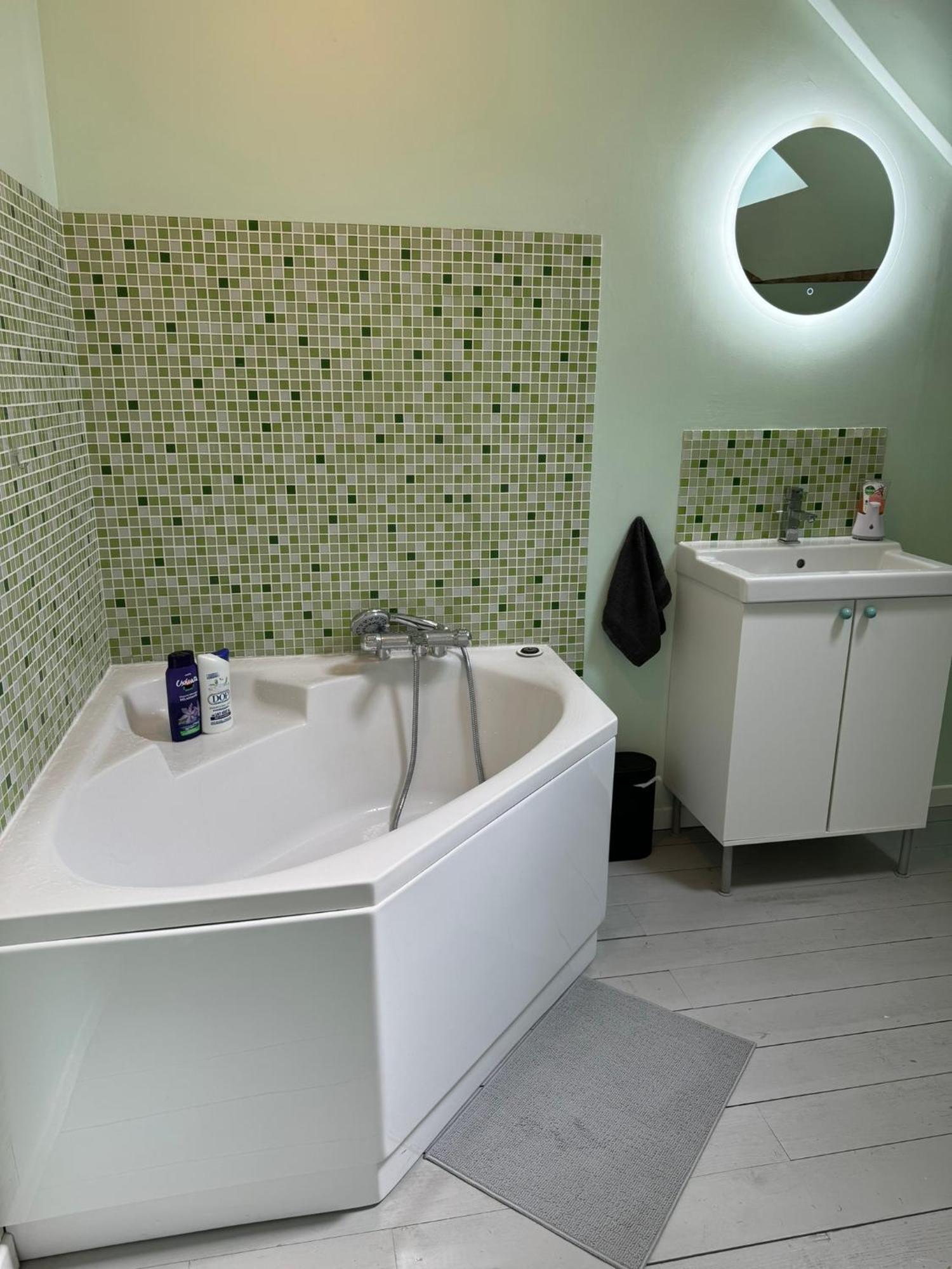Appartement En Centre-Ville - Local Velos Disponible Mayenne Exterior foto